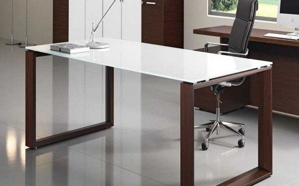 مزایای میز مدیریت شیشه ای